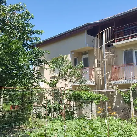 Луна Apartament Warna
